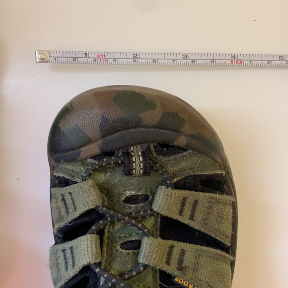 Kids Green and Camouflage Waterproof Keens Shoes - Picture 16 of 16